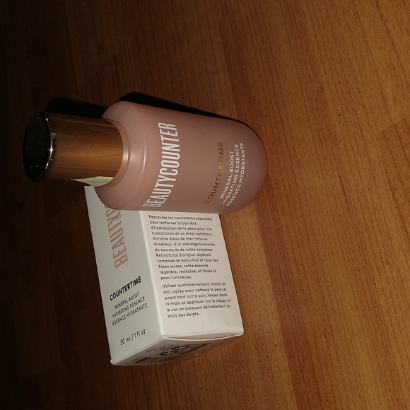 Beautycounter Mineral Boost Hydrating Essence - Picture 2 of 2